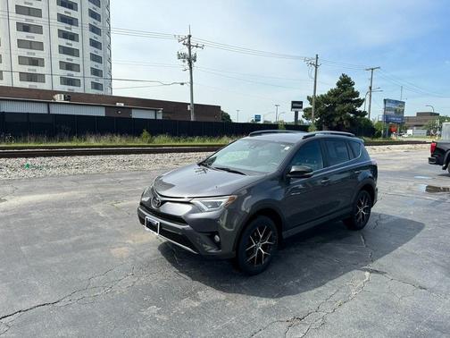 2017 Toyota RAV4 SE