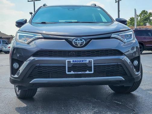 2017 Toyota RAV4 SE