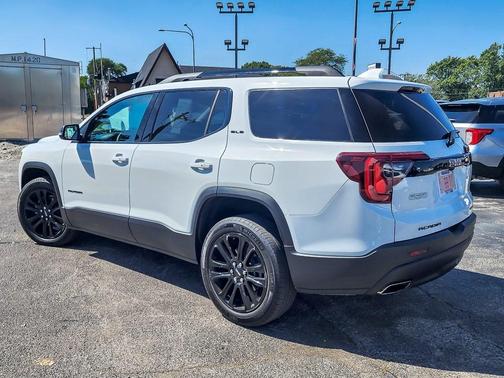 2022 GMC Acadia SLE