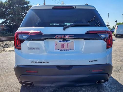 2022 GMC Acadia SLE