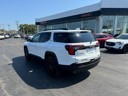 2022 GMC Acadia SLE