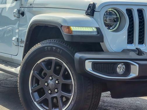 2022 Jeep Gladiator Overland