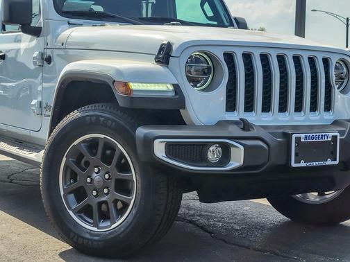 2022 Jeep Gladiator Overland