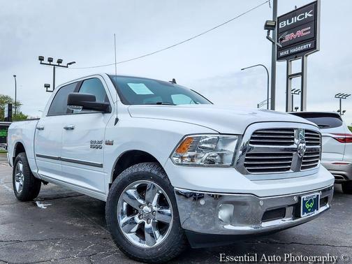 Bright White Clearcoat 2018 RAM 1500 Big Horn