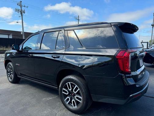 Onyx Black 2023 GMC Yukon AT4