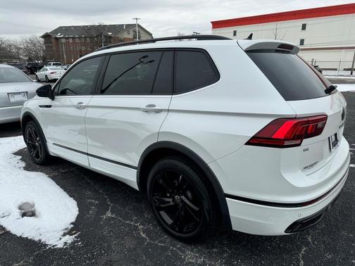 2023 Volkswagen Tiguan 2.0T SE R-Line Black