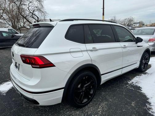 2023 Volkswagen Tiguan 2.0T SE R-Line Black