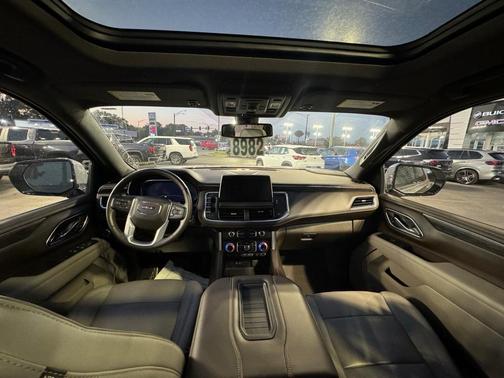 2022 GMC Yukon SLT