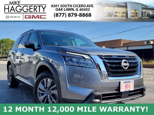 2024 Nissan Pathfinder SV