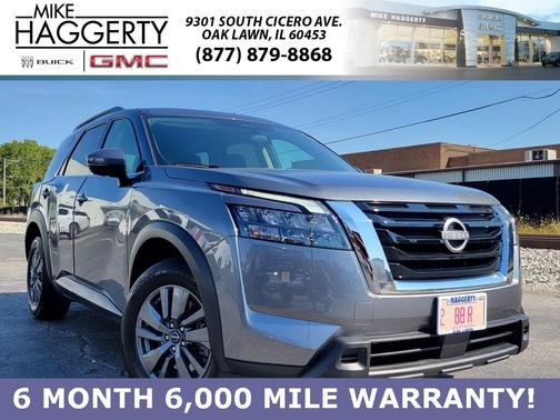 2024 Nissan Pathfinder SV