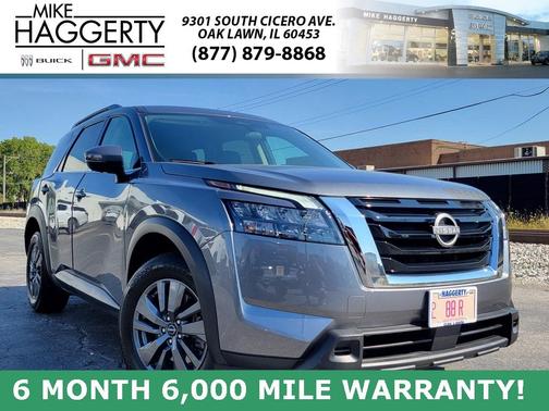 2024 Nissan Pathfinder SV