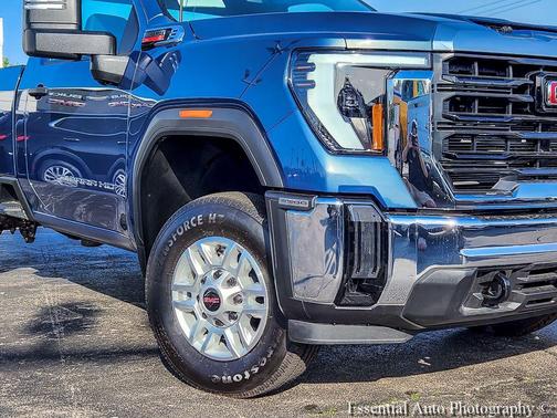 Metallic 2025 GMC Sierra 2500 Pro