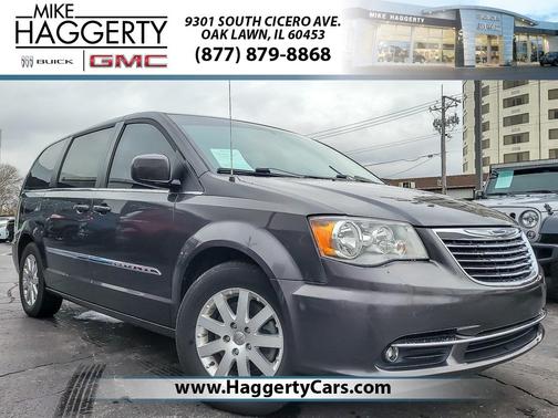 2016 Chrysler Town & Country Touring