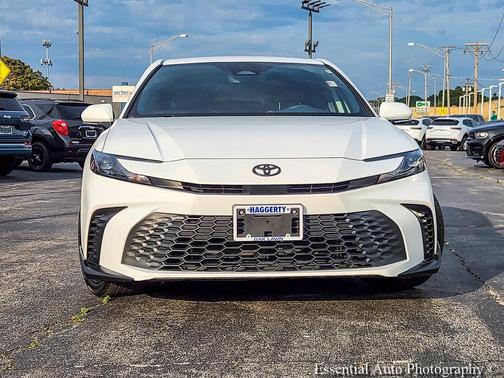 Ice 2025 Toyota Camry SE