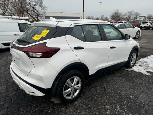 2023 Nissan Kicks S