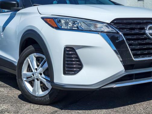 2023 Nissan Kicks S