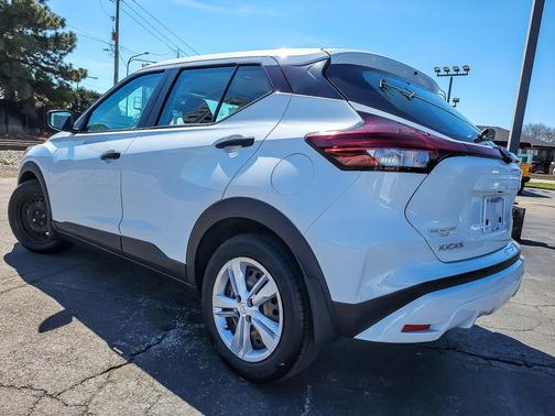 2023 Nissan Kicks S