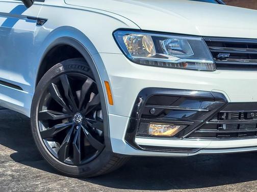 2021 Volkswagen Tiguan 2.0T SE R-Line Black