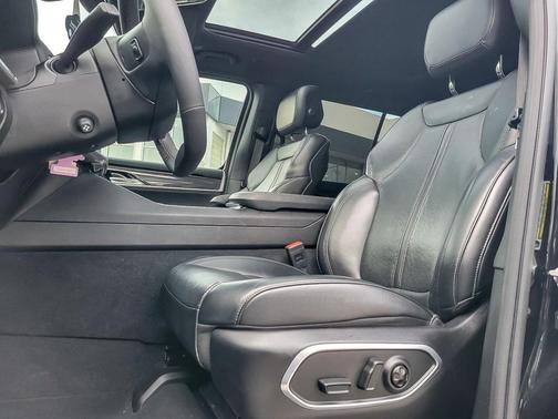 2024 Jeep Wagoneer L Base