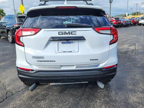 Summit White 2024 GMC Terrain SLE