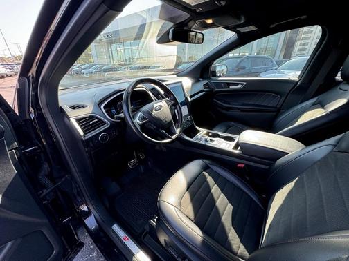 2021 Ford Edge ST Line