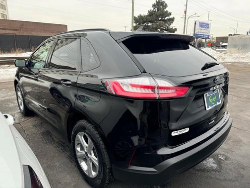 2022 Ford Edge SE