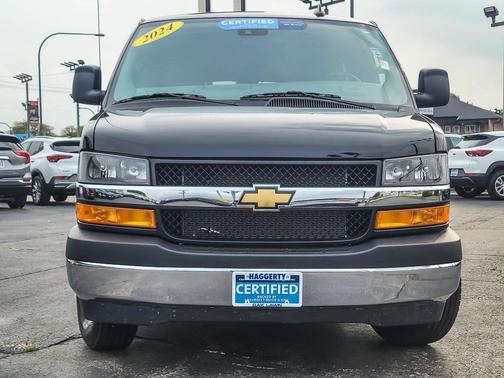 2024 Chevrolet Express 3500 LT