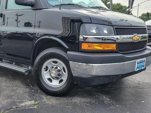 2024 Chevrolet Express 3500 LT