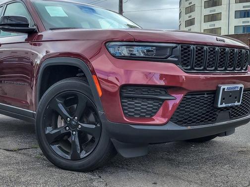 2022 Jeep Grand Cherokee Altitude