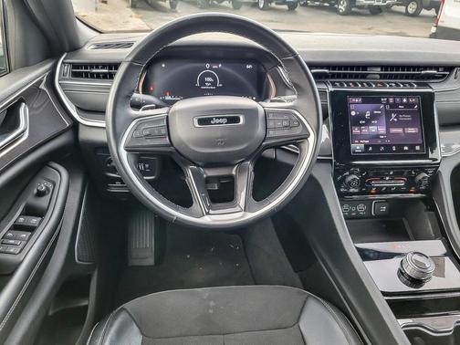 2022 Jeep Grand Cherokee Altitude