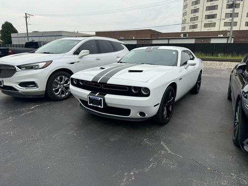 2016 Dodge Challenger SXT