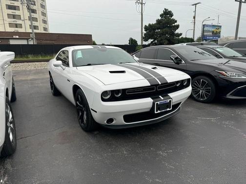 2016 Dodge Challenger SXT