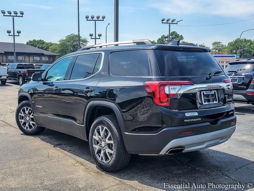 2022 GMC Acadia SLT