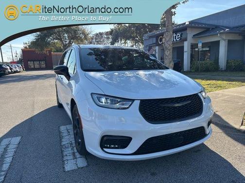 2024 Chrysler Pacifica Hybrid S Appearance Pkg