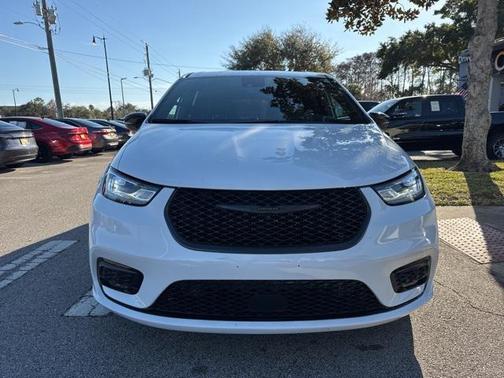 2024 Chrysler Pacifica Hybrid S Appearance Pkg