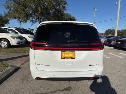 2024 Chrysler Pacifica Hybrid S Appearance Pkg