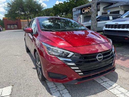 Scarlet Ember Tintcoat 2025 Nissan Versa 1.6 SV