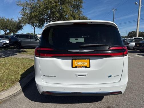 2024 Chrysler Pacifica Hybrid Select