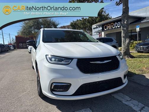 2024 Chrysler Pacifica Hybrid Select