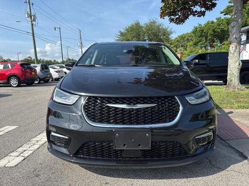 2023 Chrysler Pacifica Hybrid Touring L