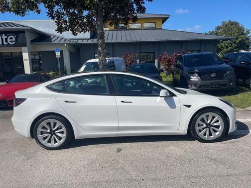 2021 Tesla Model 3 Standard Range Plus