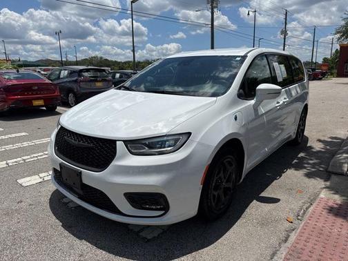 2022 Chrysler Pacifica Hybrid Touring L