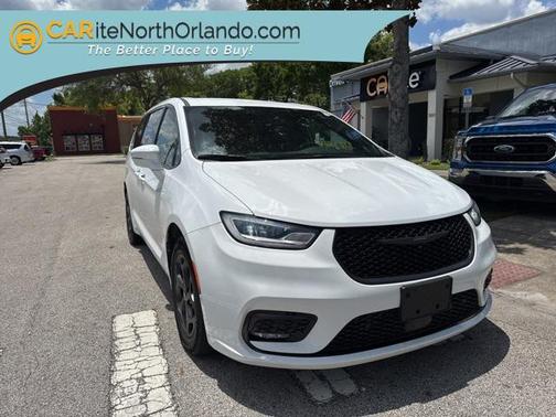 2022 Chrysler Pacifica Hybrid Touring L