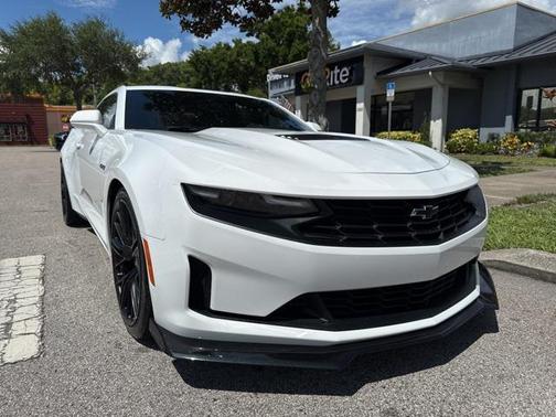 2022 Chevrolet Camaro RWD Coupe LT1