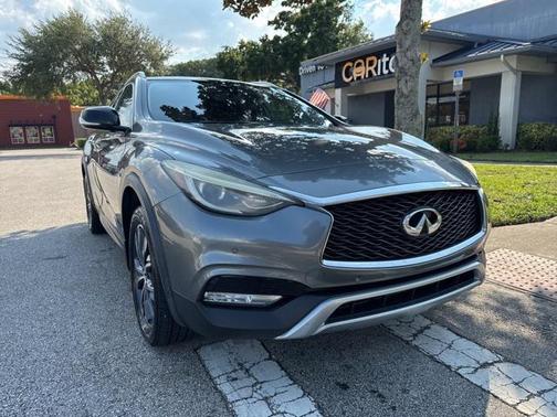 2018 INFINITI QX30 Premium