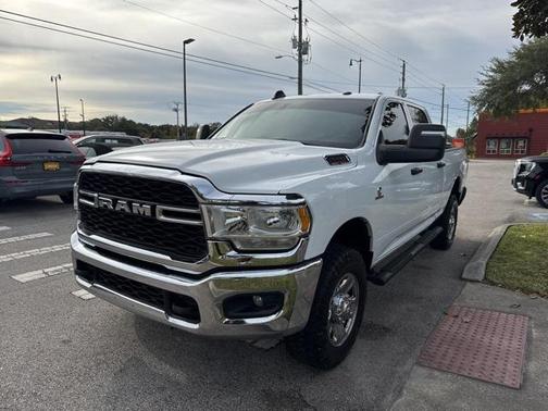 2024 RAM 2500 Tradesman Crew Cab 4x4 6'4' Box