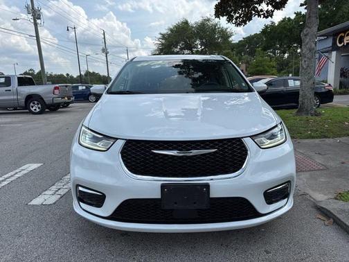 2023 Chrysler Pacifica Hybrid Touring L