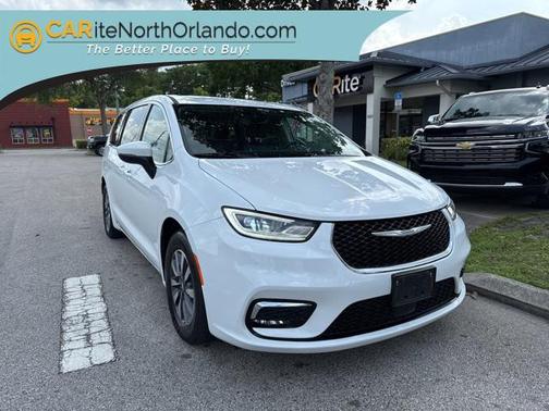 2023 Chrysler Pacifica Hybrid Touring L