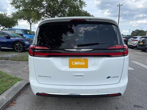2023 Chrysler Pacifica Hybrid Touring L