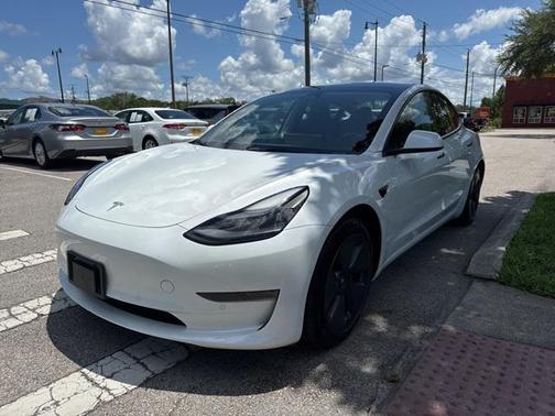 2022 Tesla Model 3 Standard Range